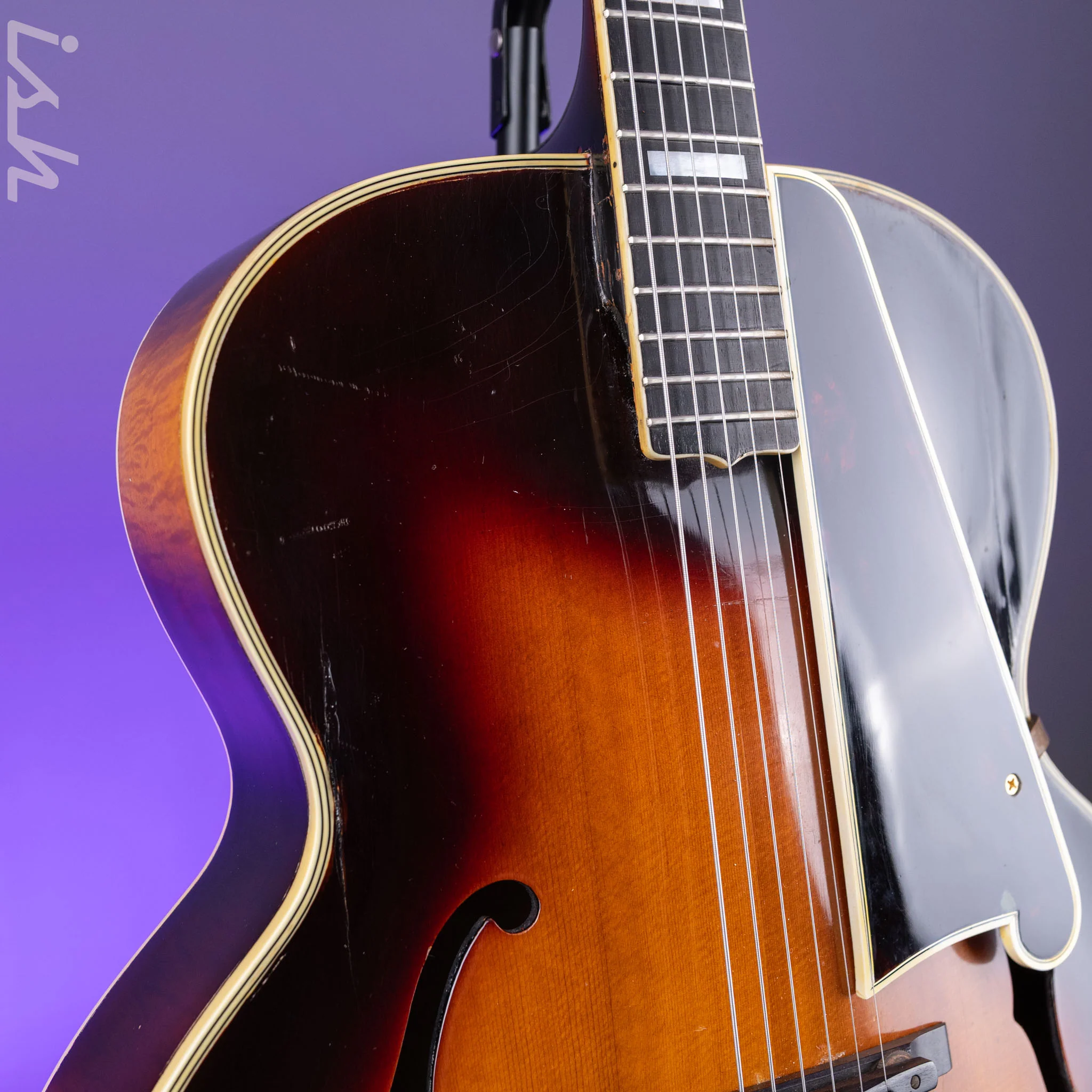 1940 D’Angelico Style B ArchTop Tobacco Burst - Image 4