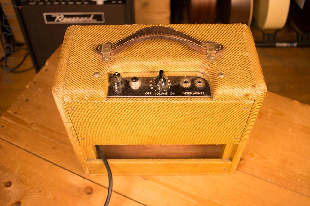 1957 Fender Champ Tweed Guitar Amp - Image 3