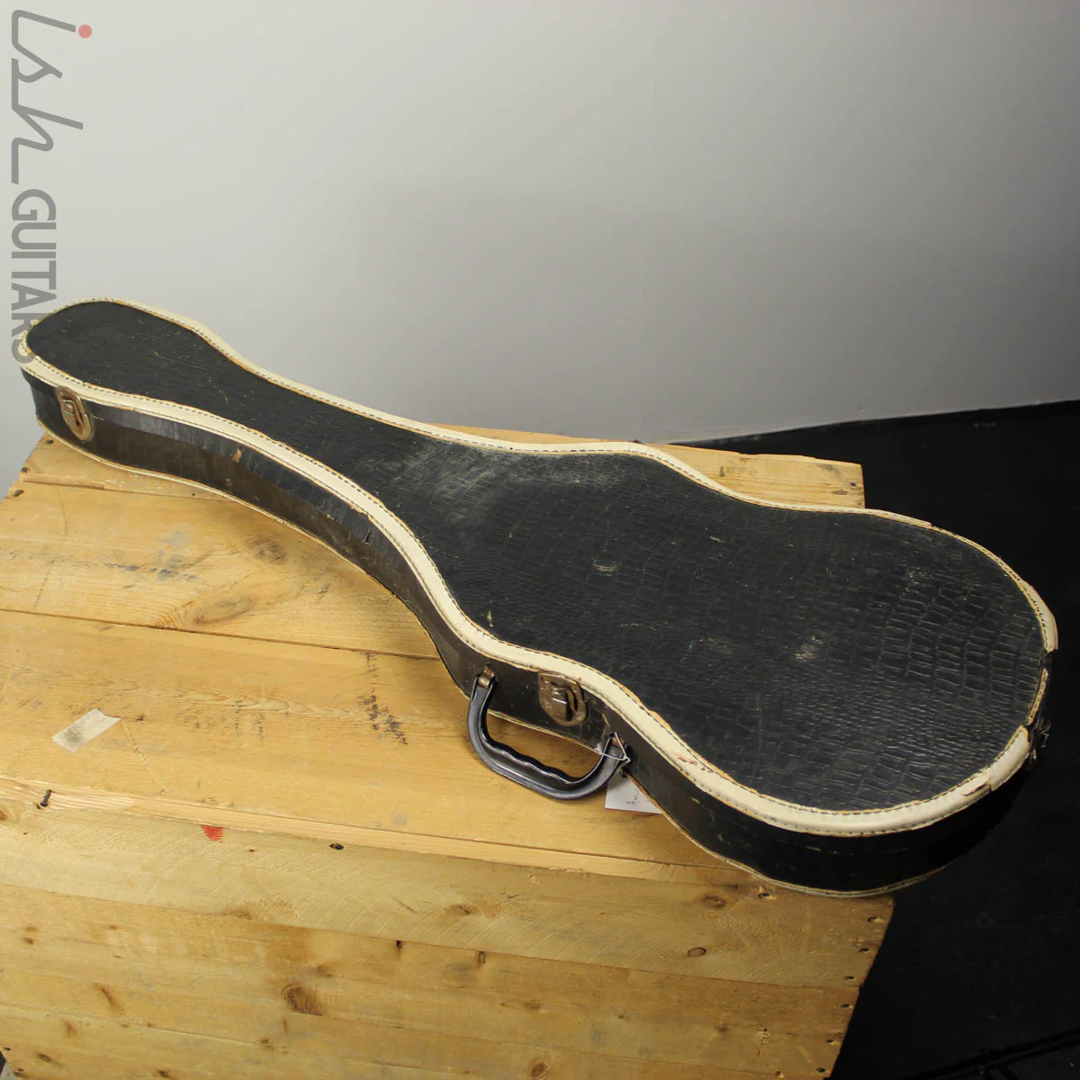 1959 Supro Belmont w/ OHSC - Image 20