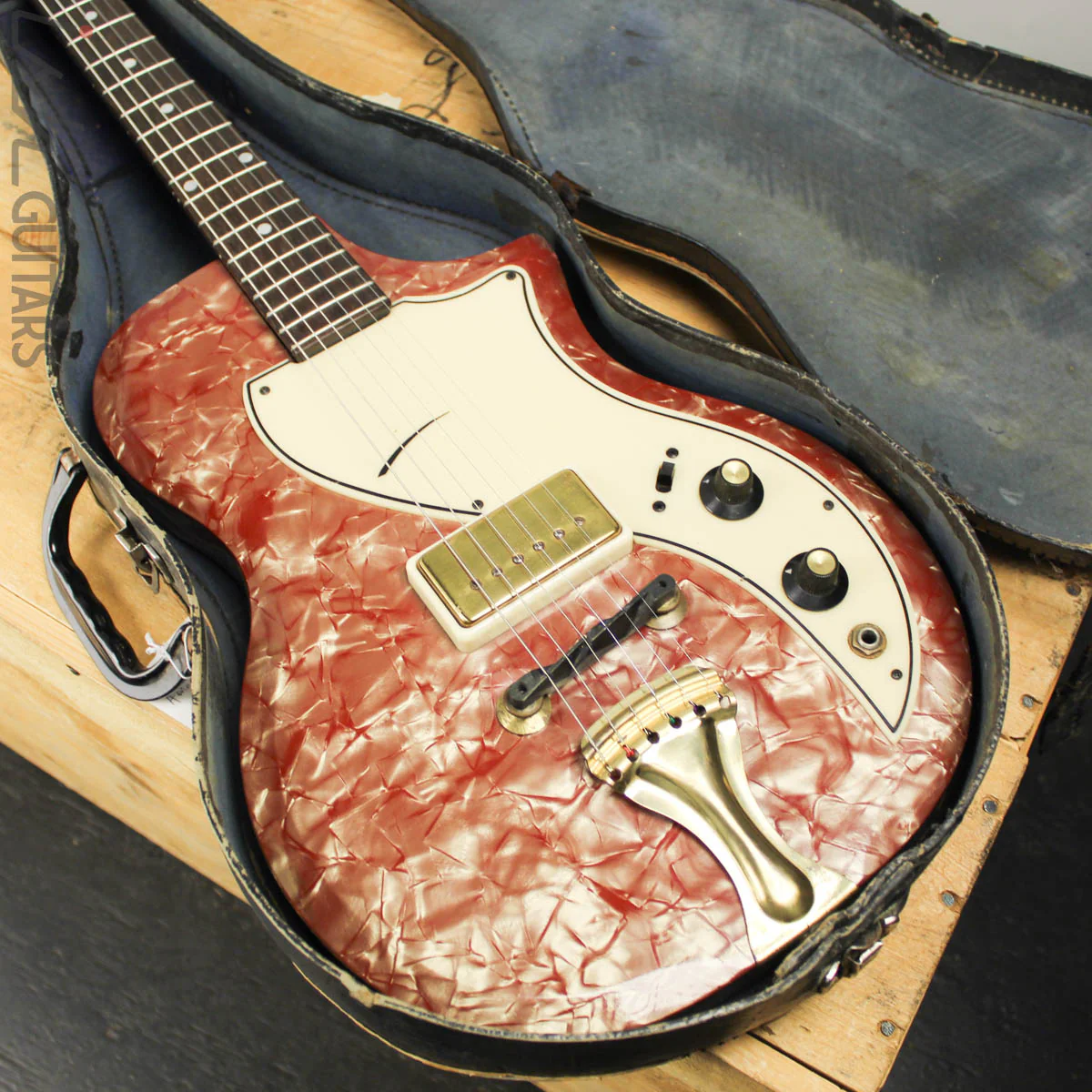1959 Supro Belmont w/ OHSC - Image 24