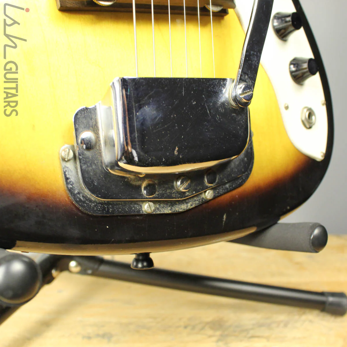 1960s Harmony Bobkat H15V Electric Guitar Sunburst w/ Vibrato and OHSC - Image 16