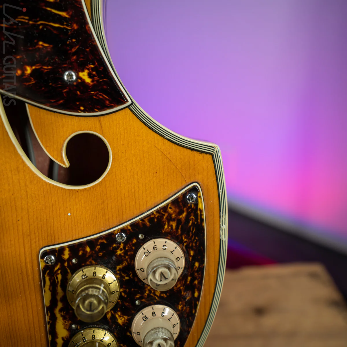 1966-1967 Kent 834 Violin Body Blonde - Image 14