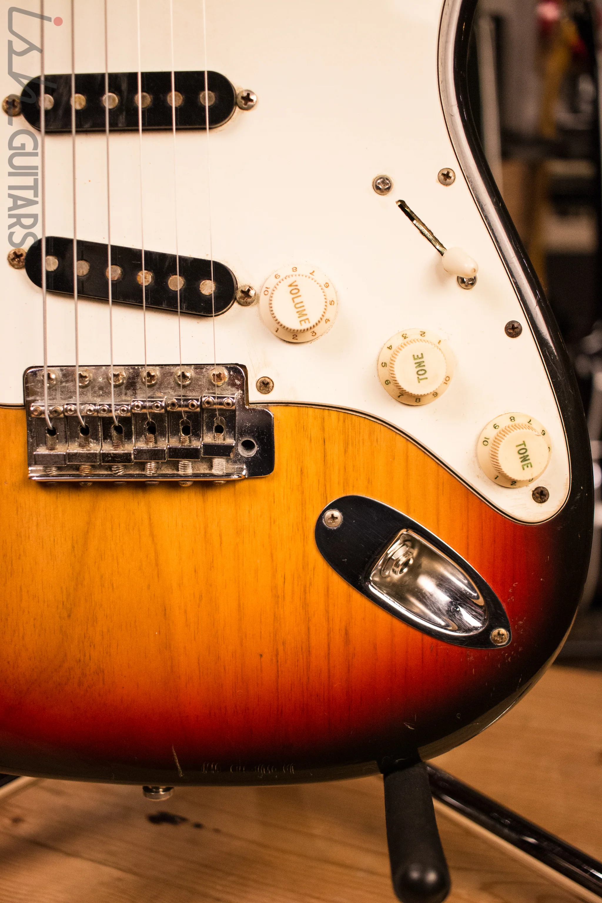 1973 Fender Stratocaster Sunburst - Image 4
