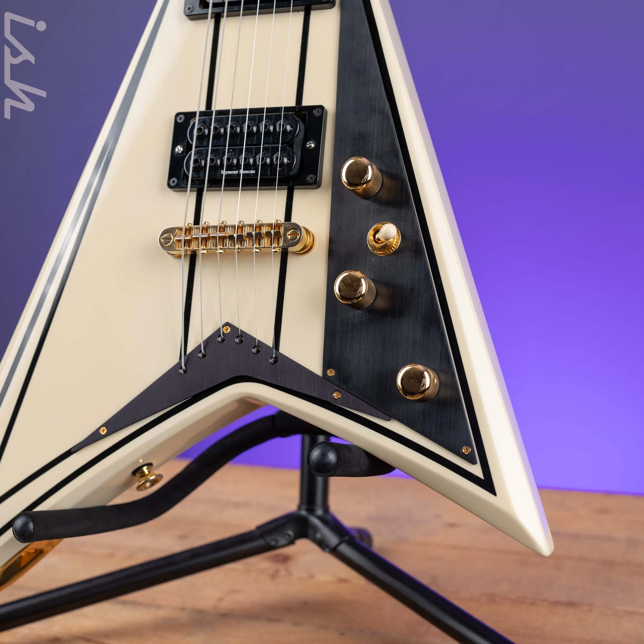 1991 Jackson USA Randy Rhoads V Antique White w/ Black Pinstripes - Image 4