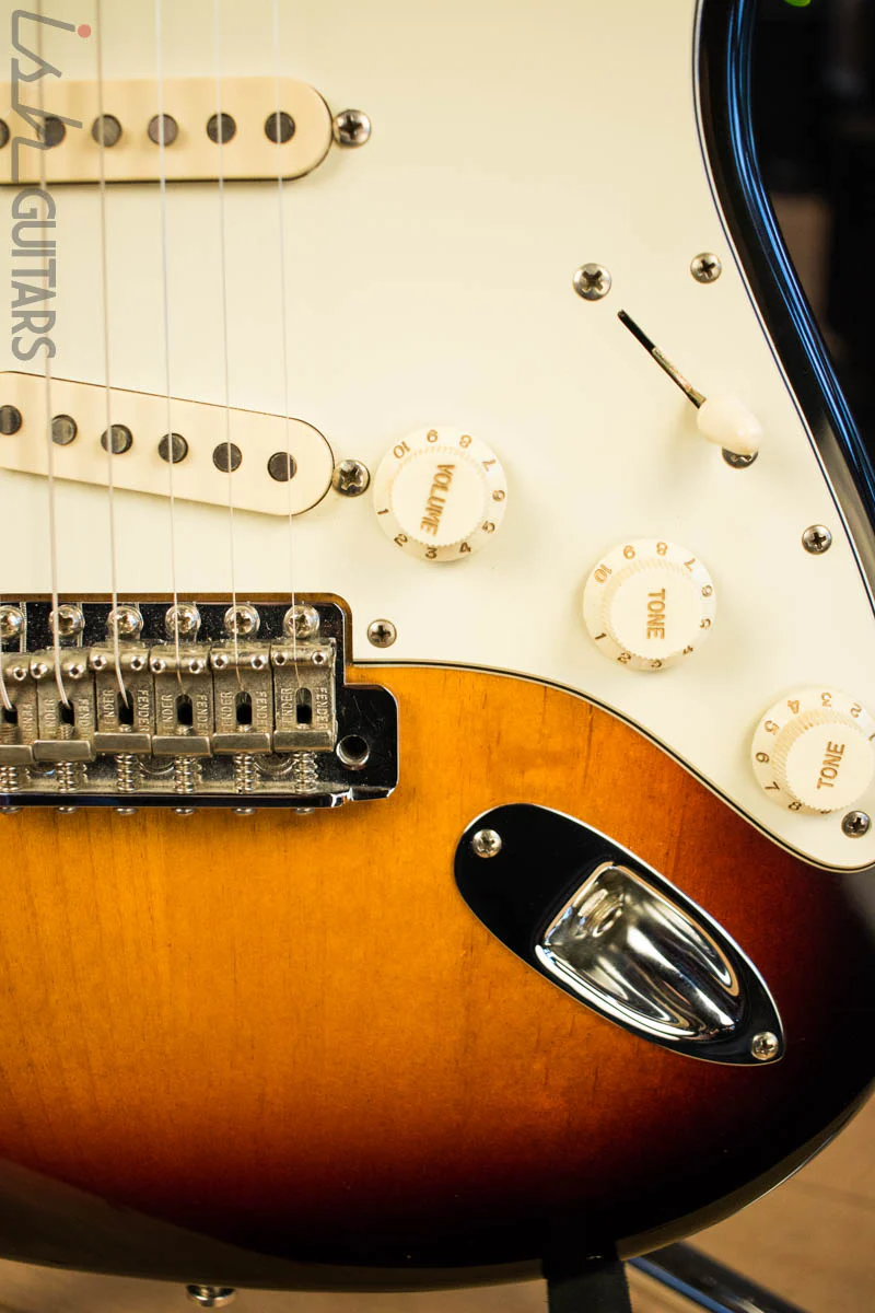 1996 Fender Custom Shop 1960 Stratocaster Three Tone Sunburst - Image 4