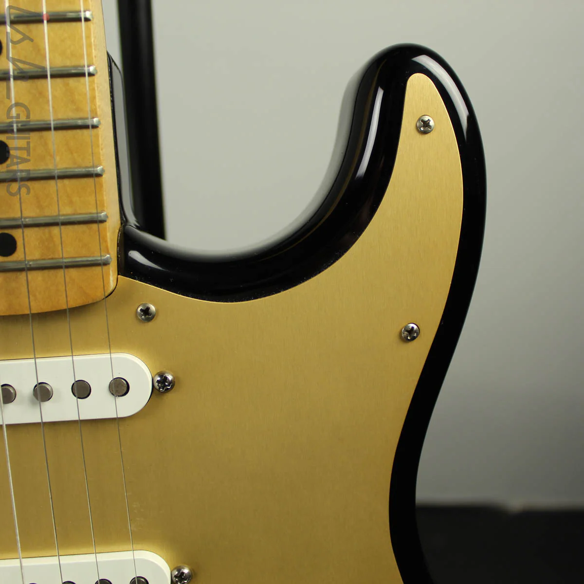 1997 Fender USA California Series Stratocaster Three Tone Burst - Image 4