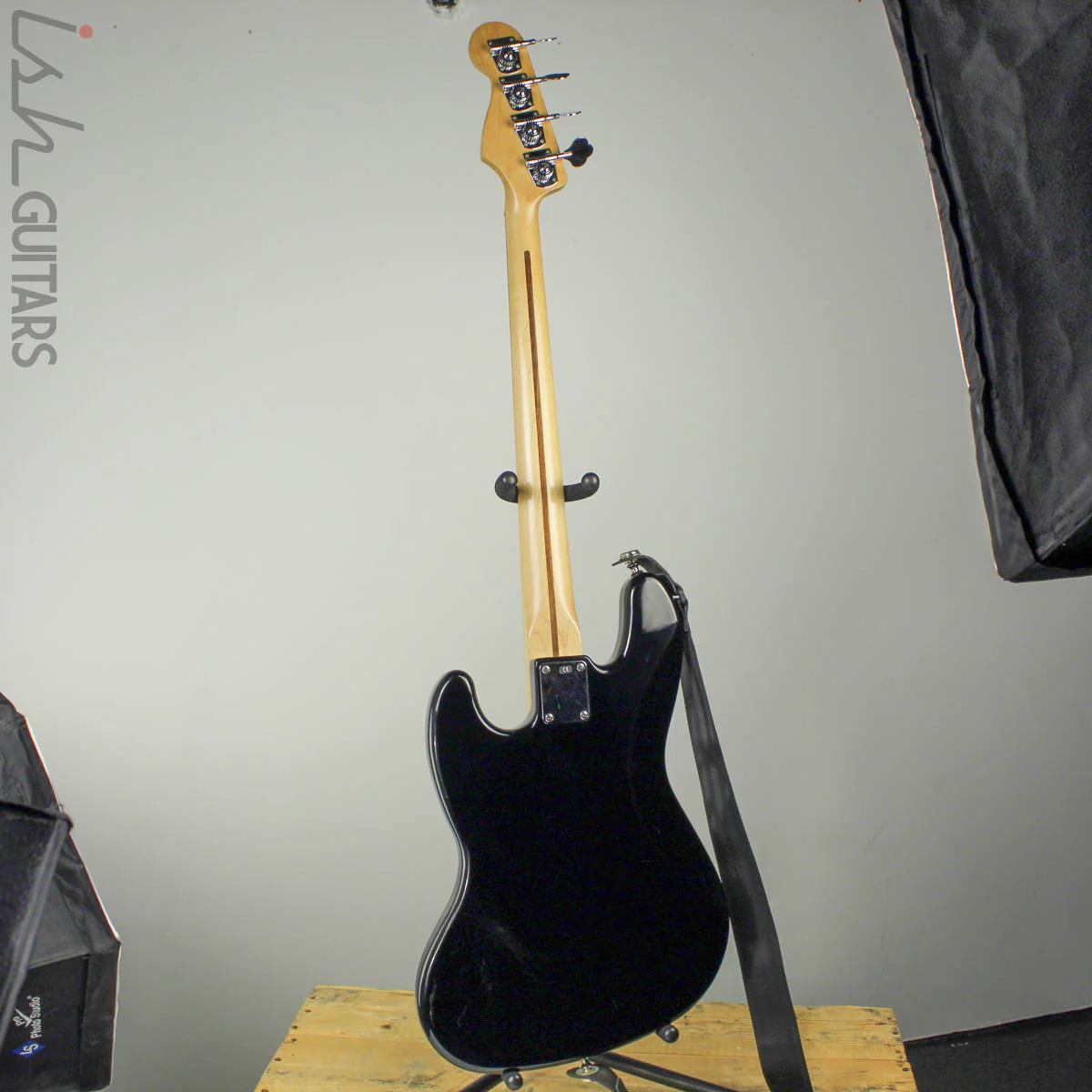 2004 Fender Jazz Bass Standard MIM Black - Image 7