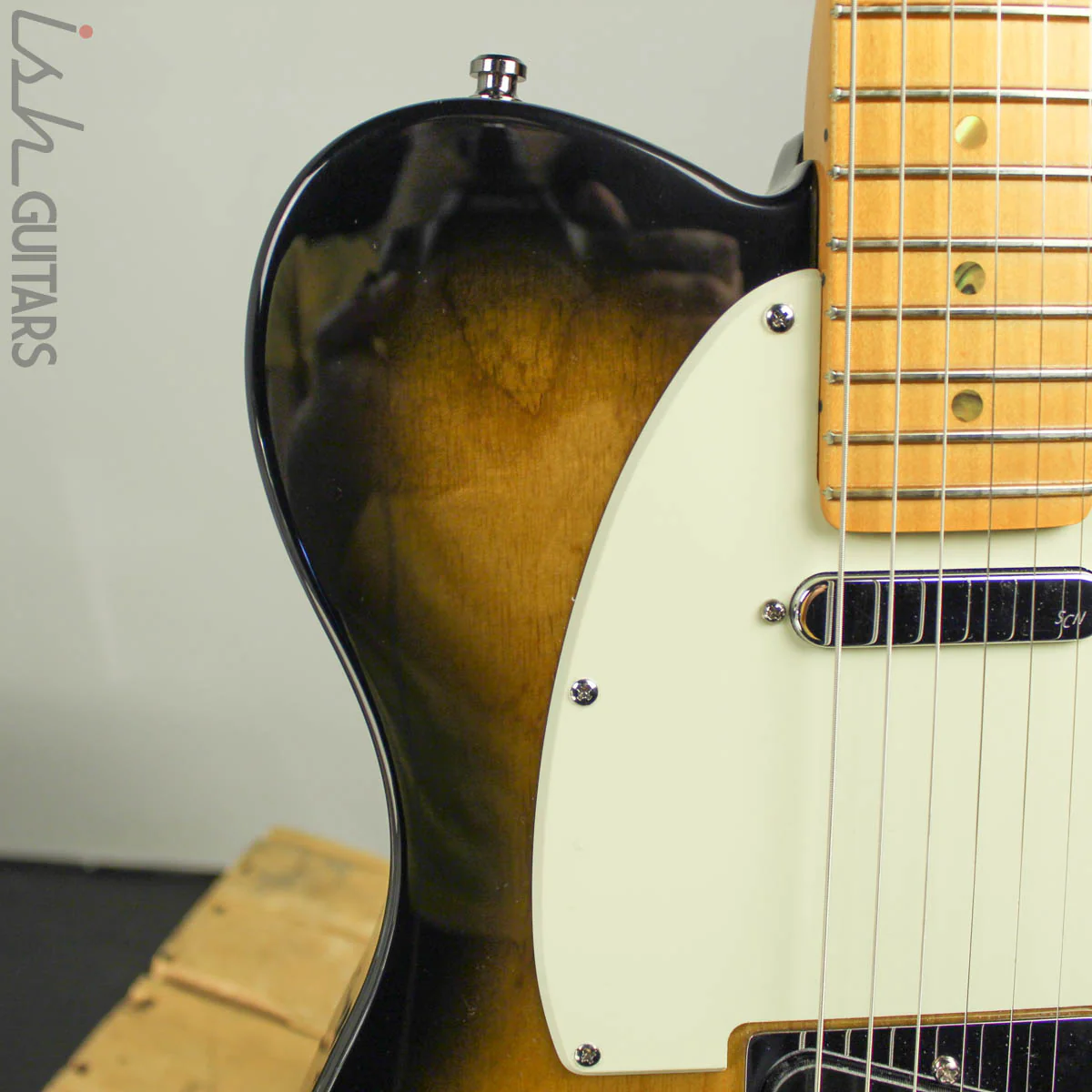 2006 Fender Telecaster Deluxe Sunburst - Image 4