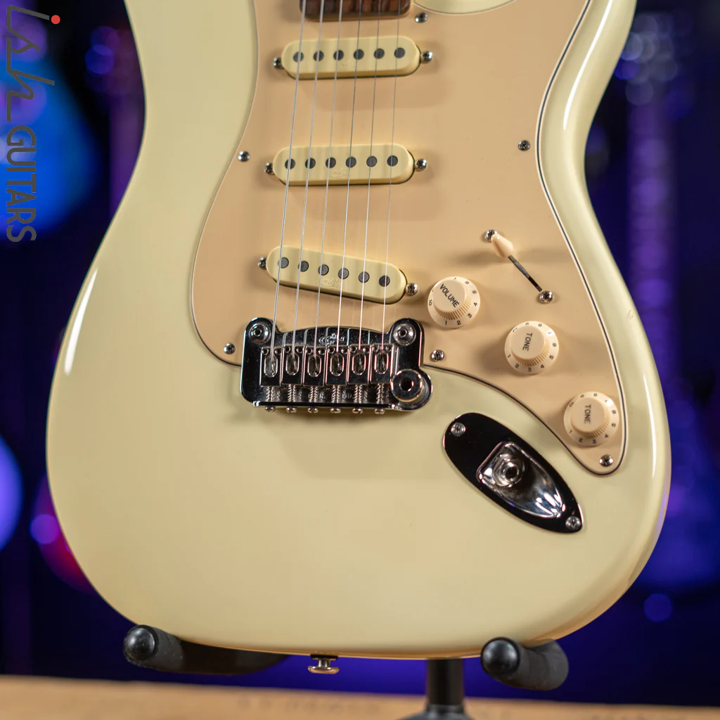2005 G&L Legacy USA Electric Guitar Cream - Image 4
