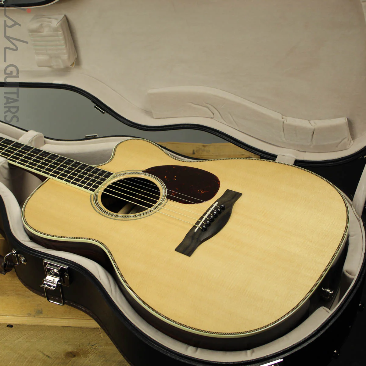 2006 Santa Cruz OM Sitka Spruce Top Acoustic - Image 12