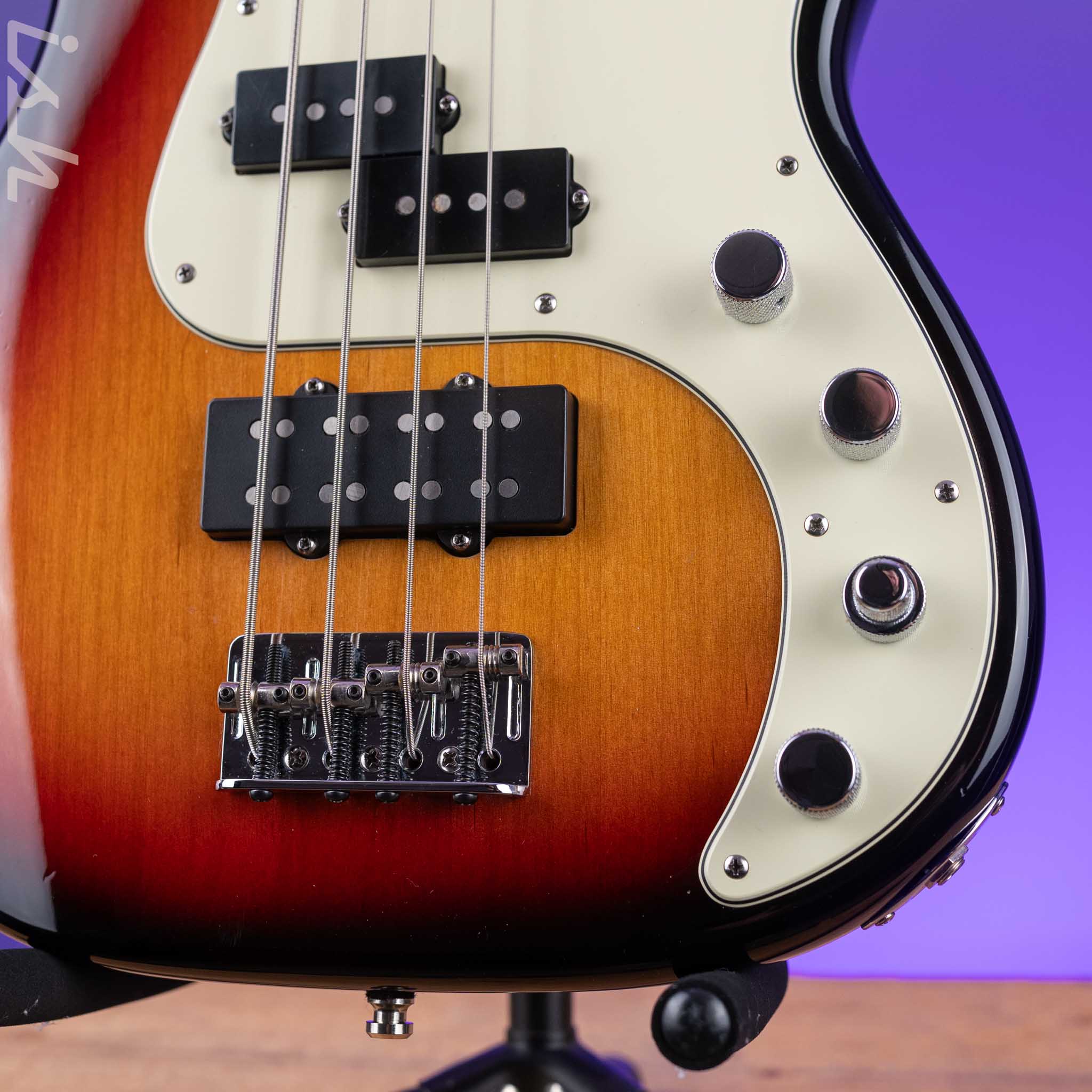 2007 Fender American Deluxe P Bass - Image 4