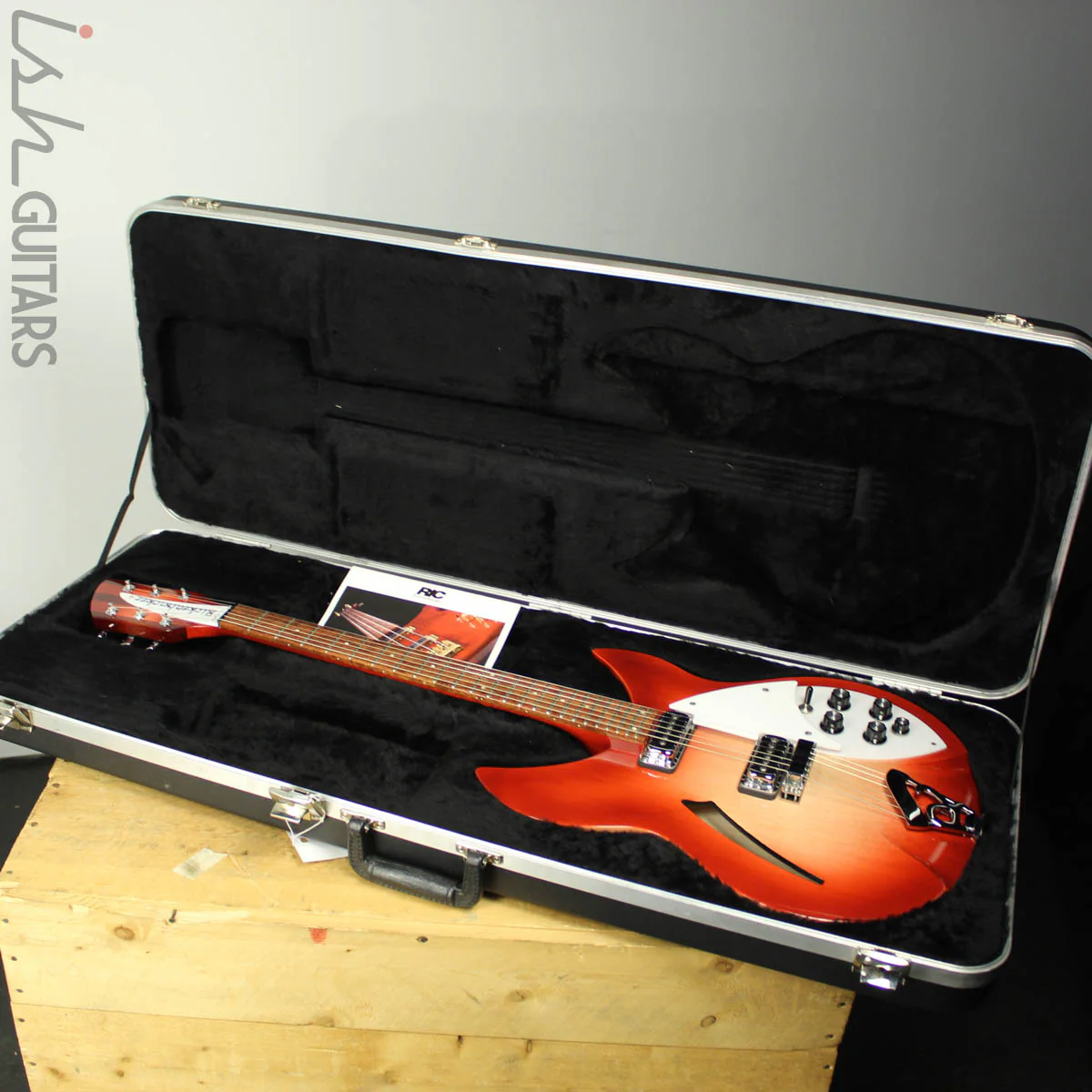 2007 Rickenbacker 330 Fireglo - Image 13