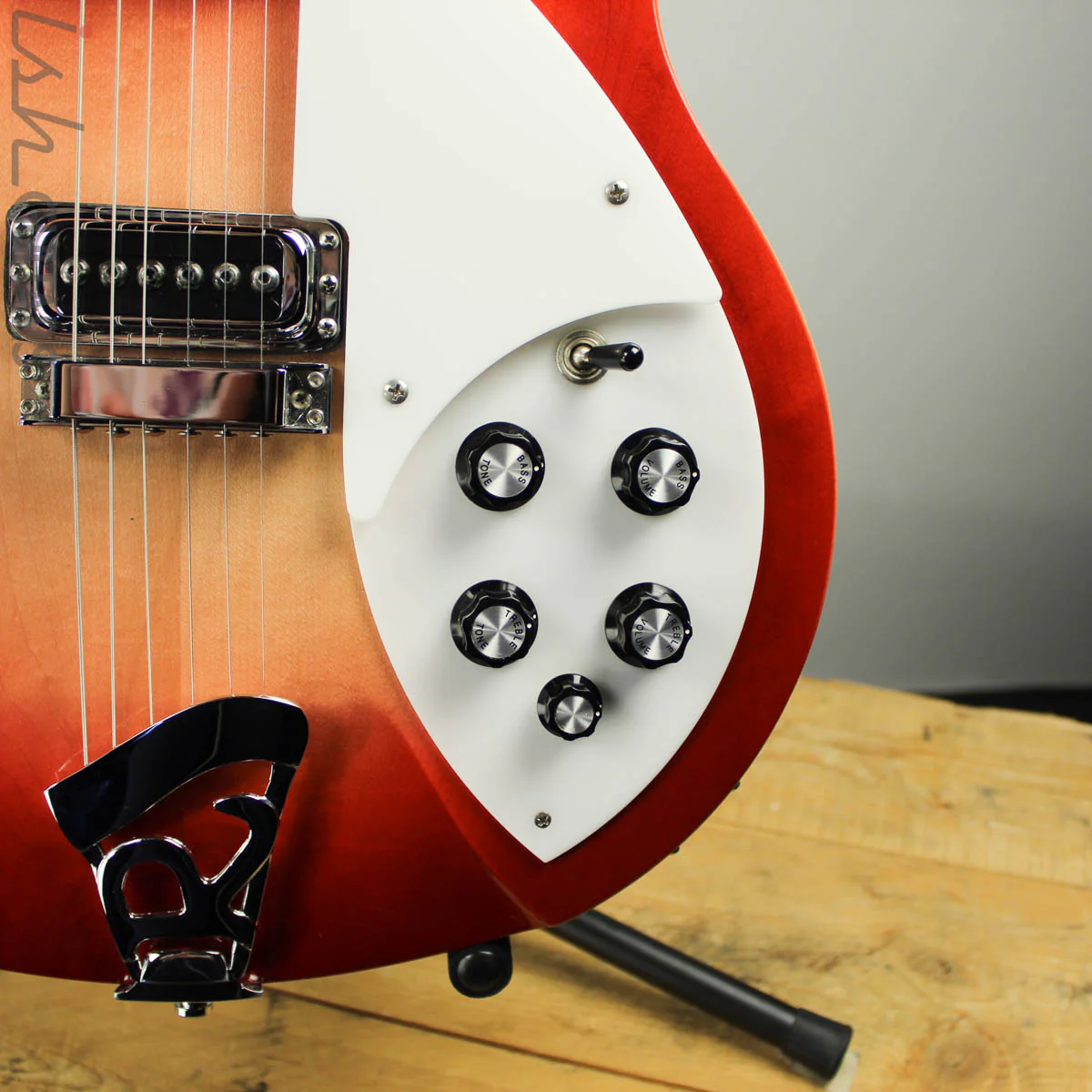 2007 Rickenbacker 330 Fireglo - Image 3