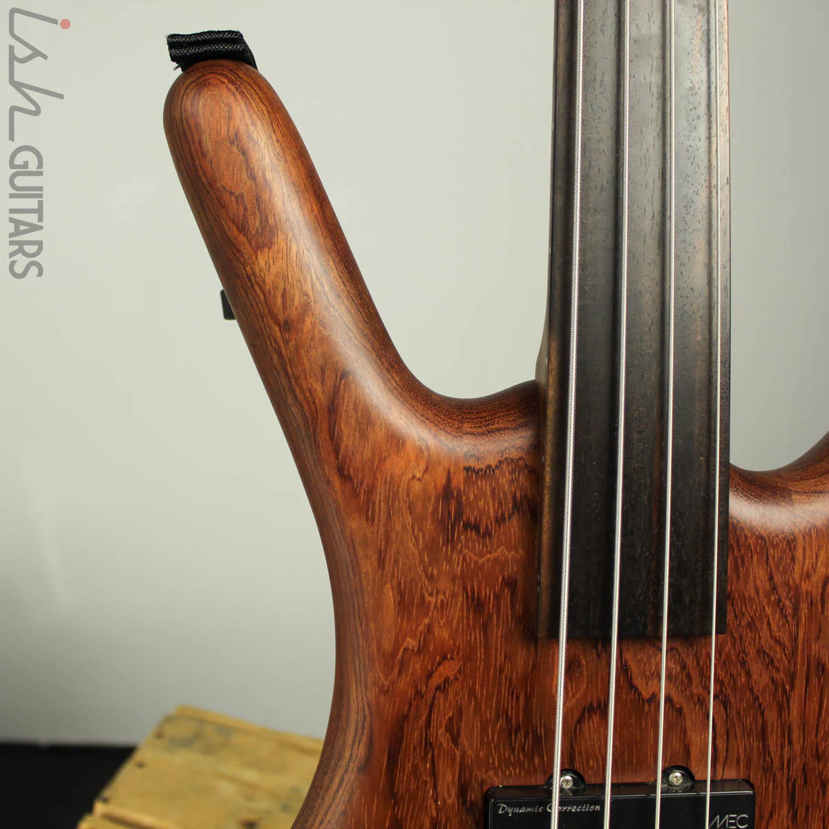 2007 Warwick Corvette Fretless - Image 5