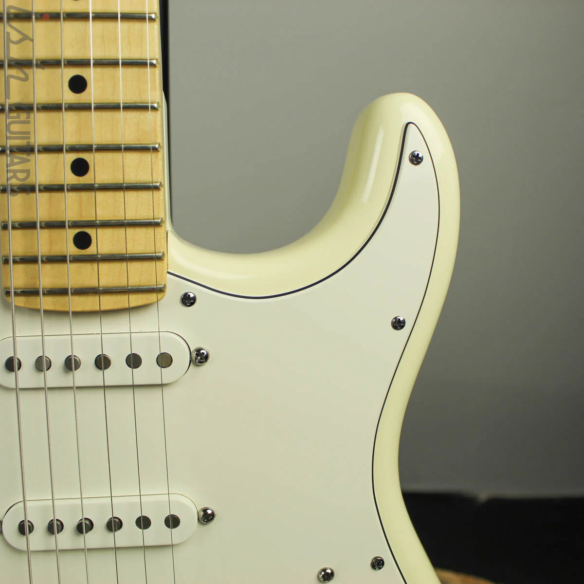2011 Fender Stratocaster American Standard - Image 3