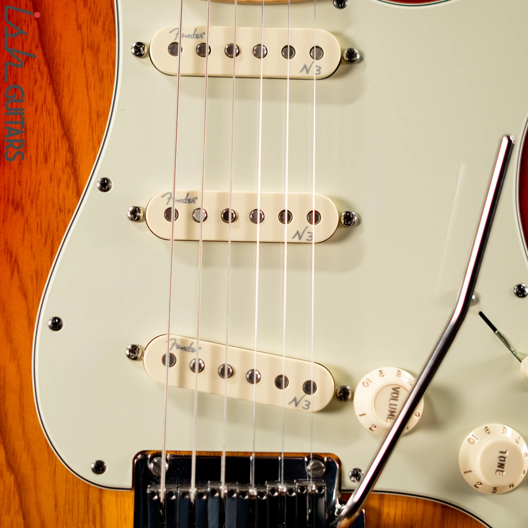 2012 Fender American Deluxe Stratocaster Sienna Sunburst - Image 5