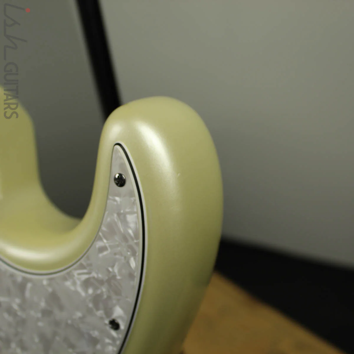 2014 Fender American Deluxe Stratocaster Olympic Pearl White Seymour Duncan Humbucker Pickups - Image 9