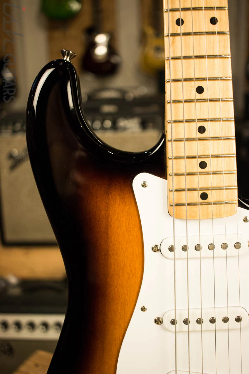 2014 Fender American Vintage Reissue ‘54 Stratocaster Sunburst Limited Edition - Image 3