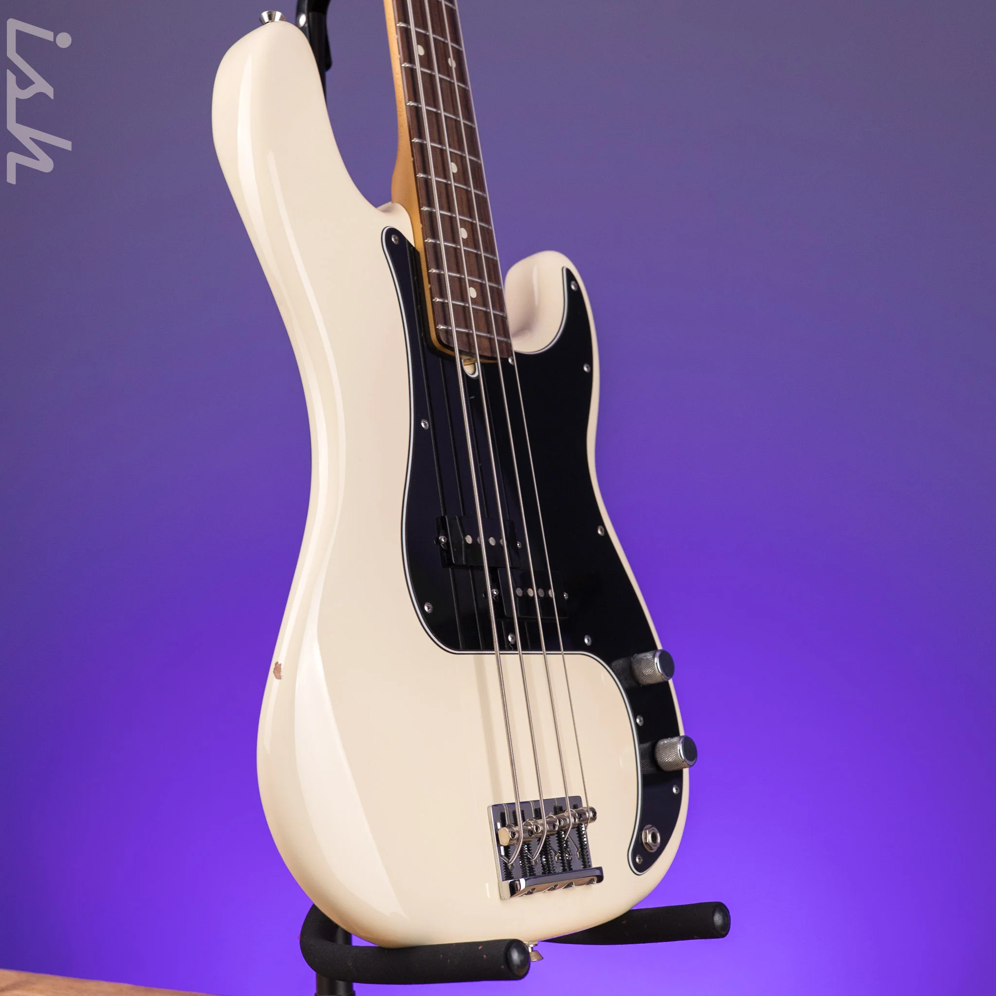 2015 Fender American Standard P Bass - Image 3