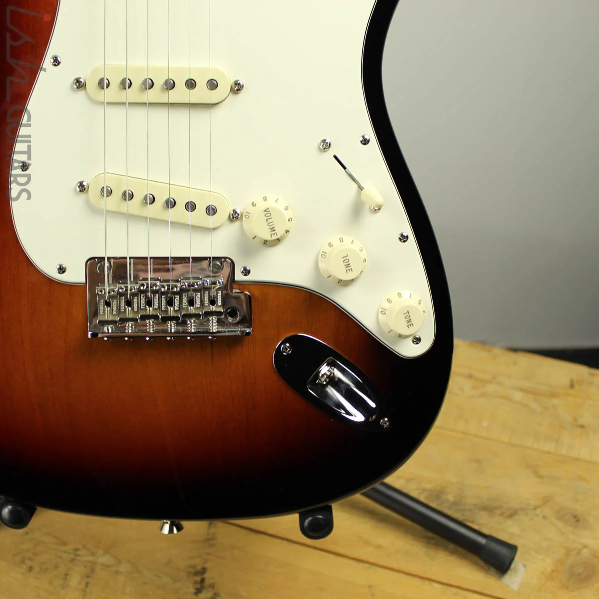 2016 Fender American Professional Stratocaster Solid Rosewood Neck - Image 3