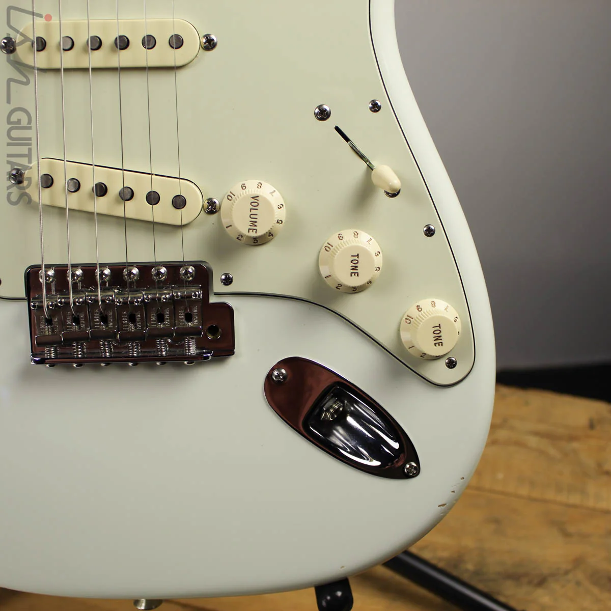 2016 Fender American Vintage ‘65 Reissue Stratocaster Olympic White - Image 3