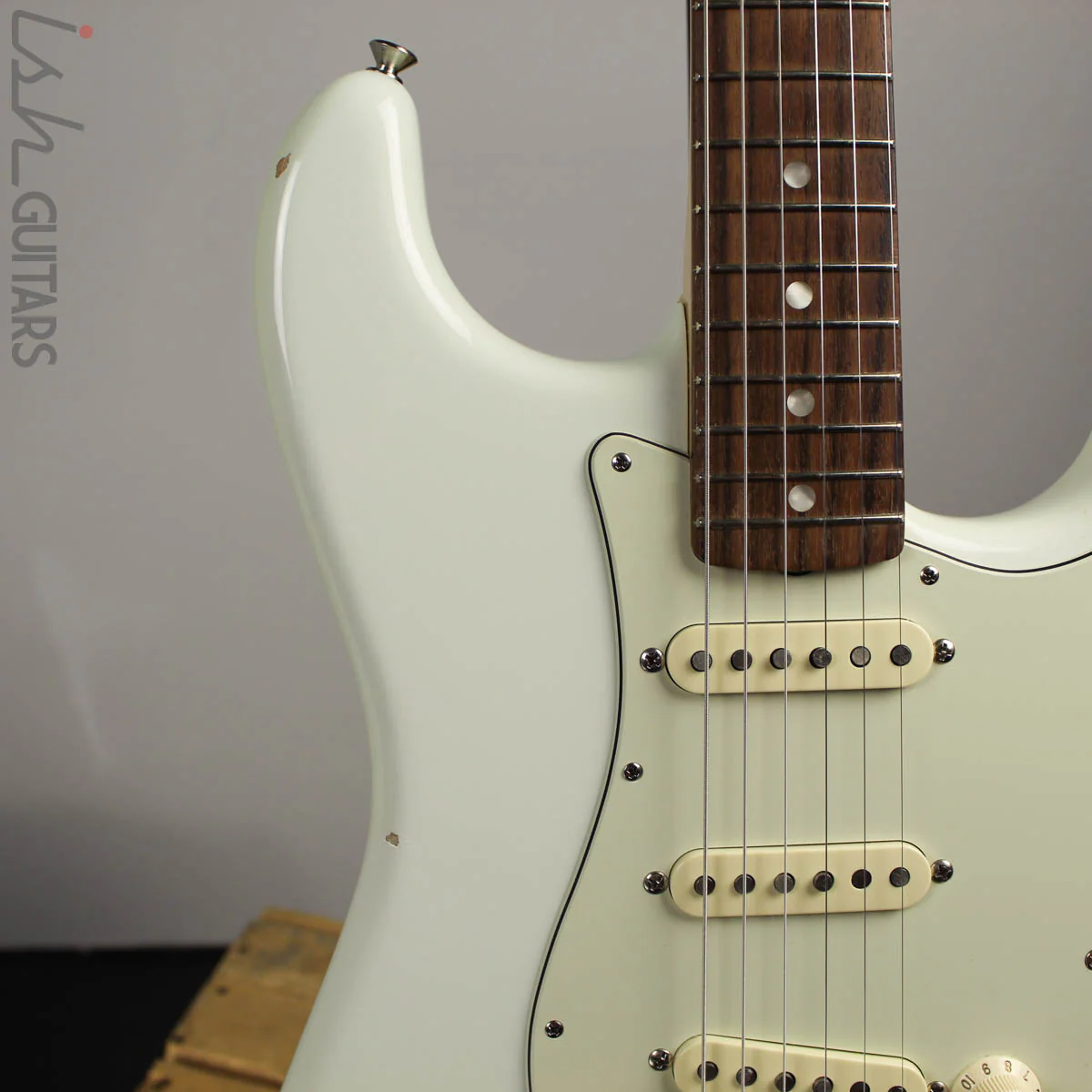 2016 Fender American Vintage ‘65 Reissue Stratocaster Olympic White - Image 4