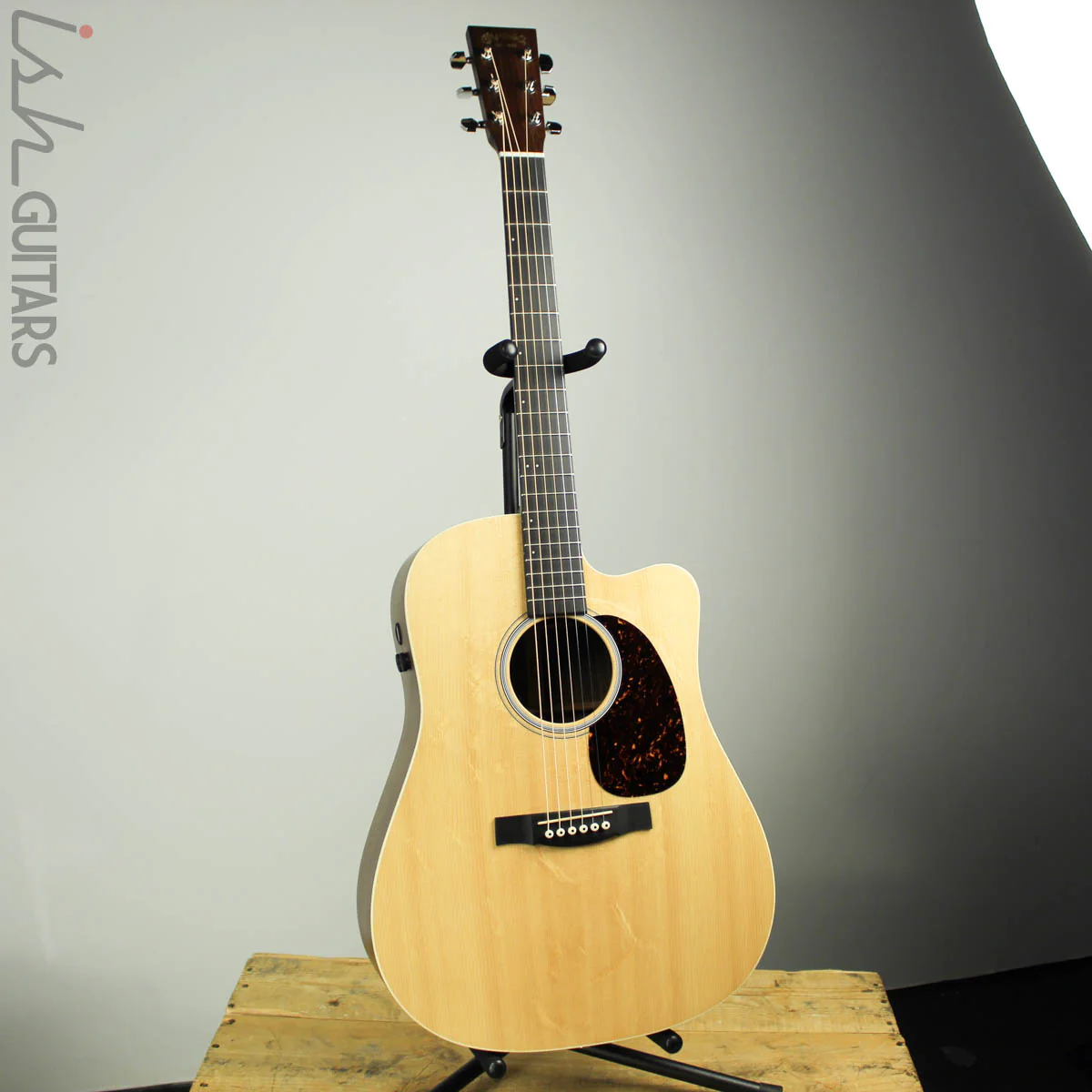 2016 Martin Custom Dreadnaught Centennial Cutaway - Image 2