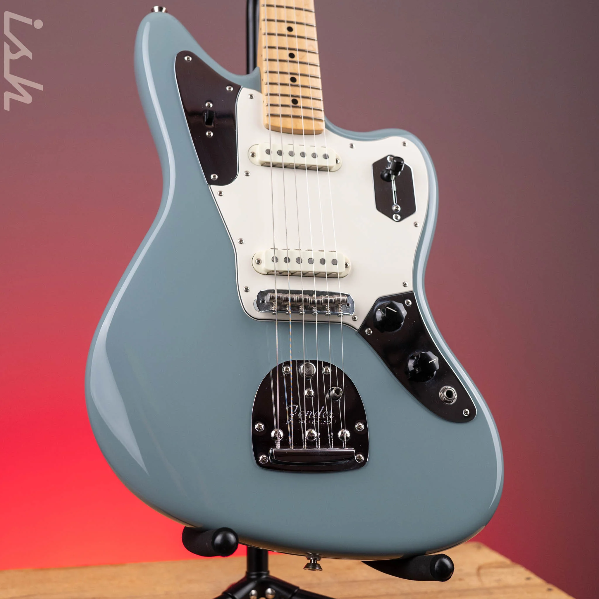 2018 Fender American Professional Jaguar® Sonic Gray