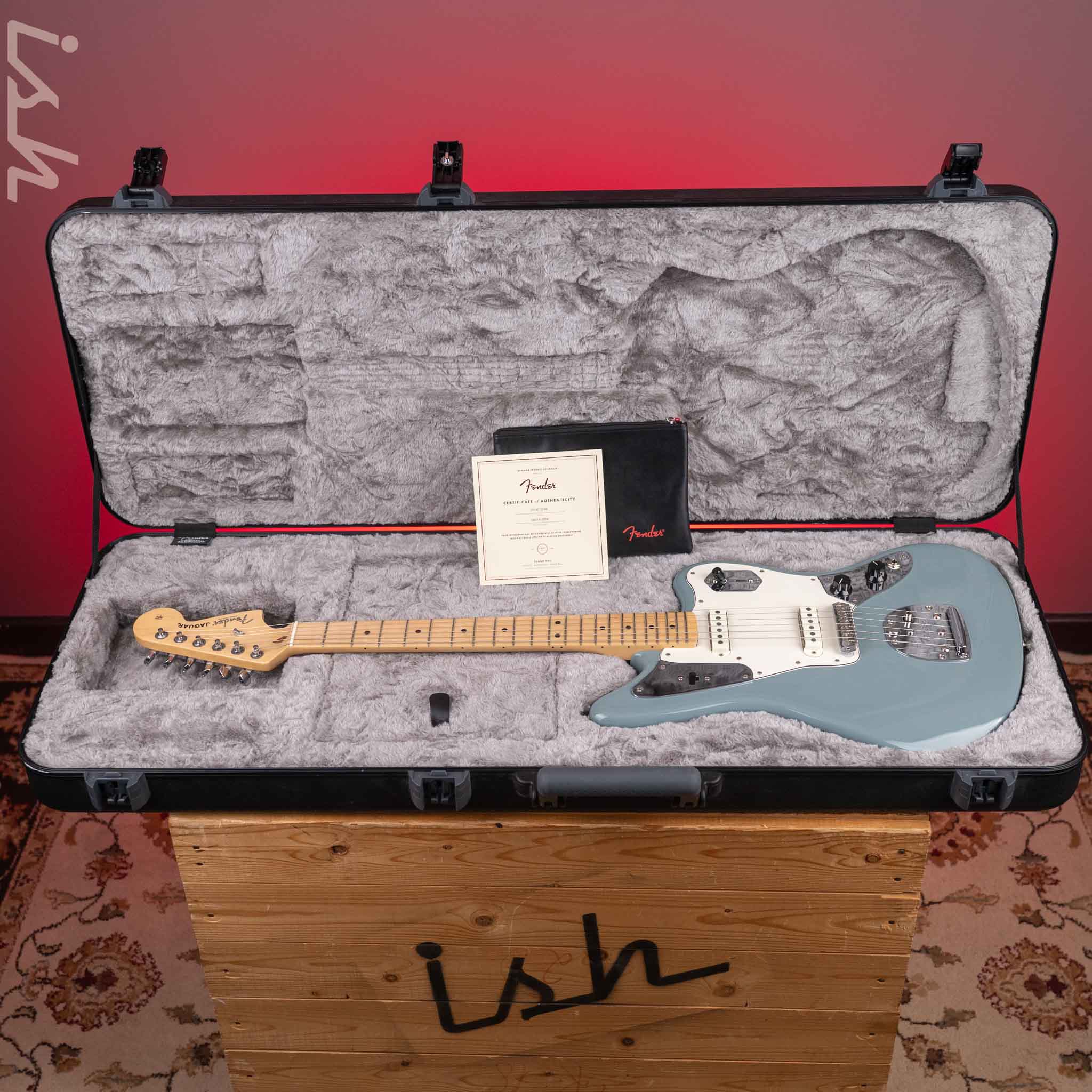 2018 Fender American Professional Jaguar® Sonic Gray - Image 13