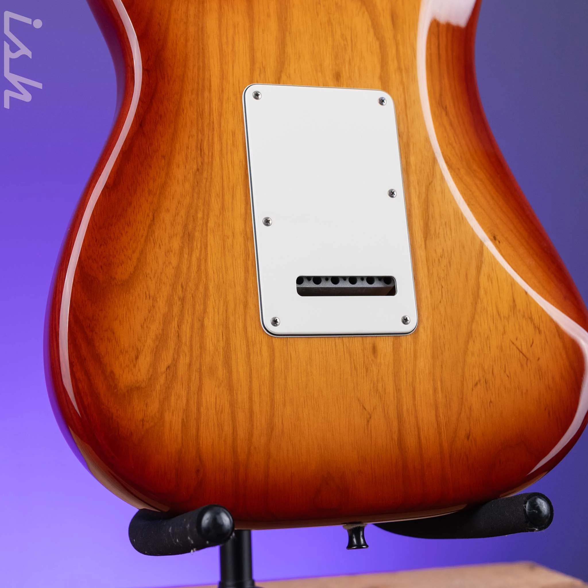 2018 Fender Stratocaster Professional Sienna Sunburst - Image 11