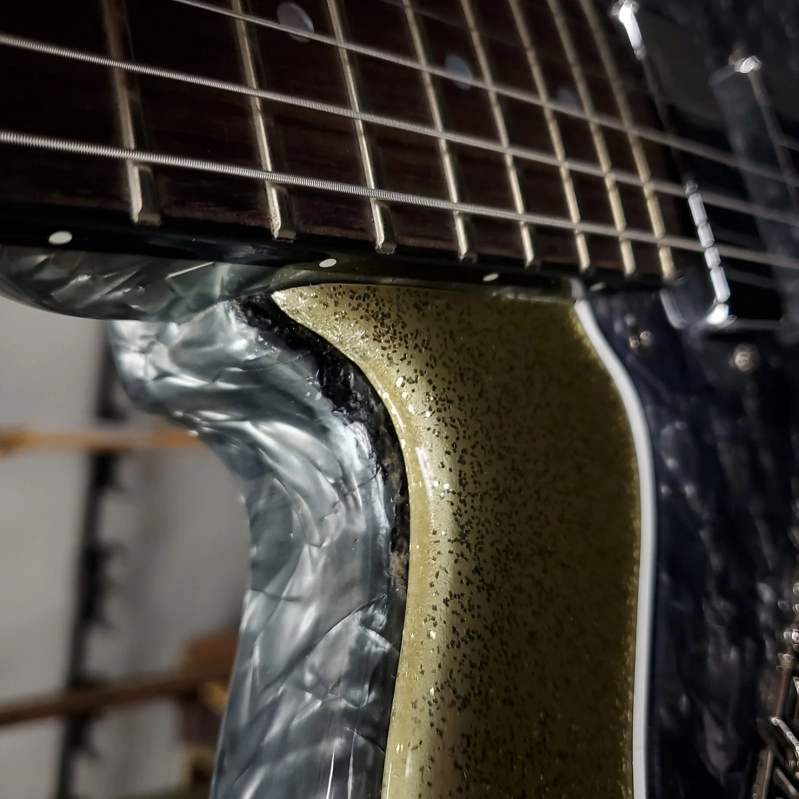 Italia Modena Gold Sparkle B-Stock - Image 9