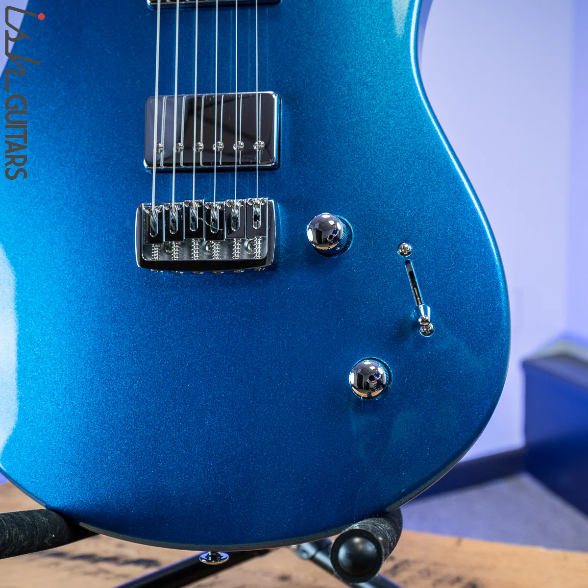 Trinity by Relish Metallic Blue w/ Extra Pickups - Image 4