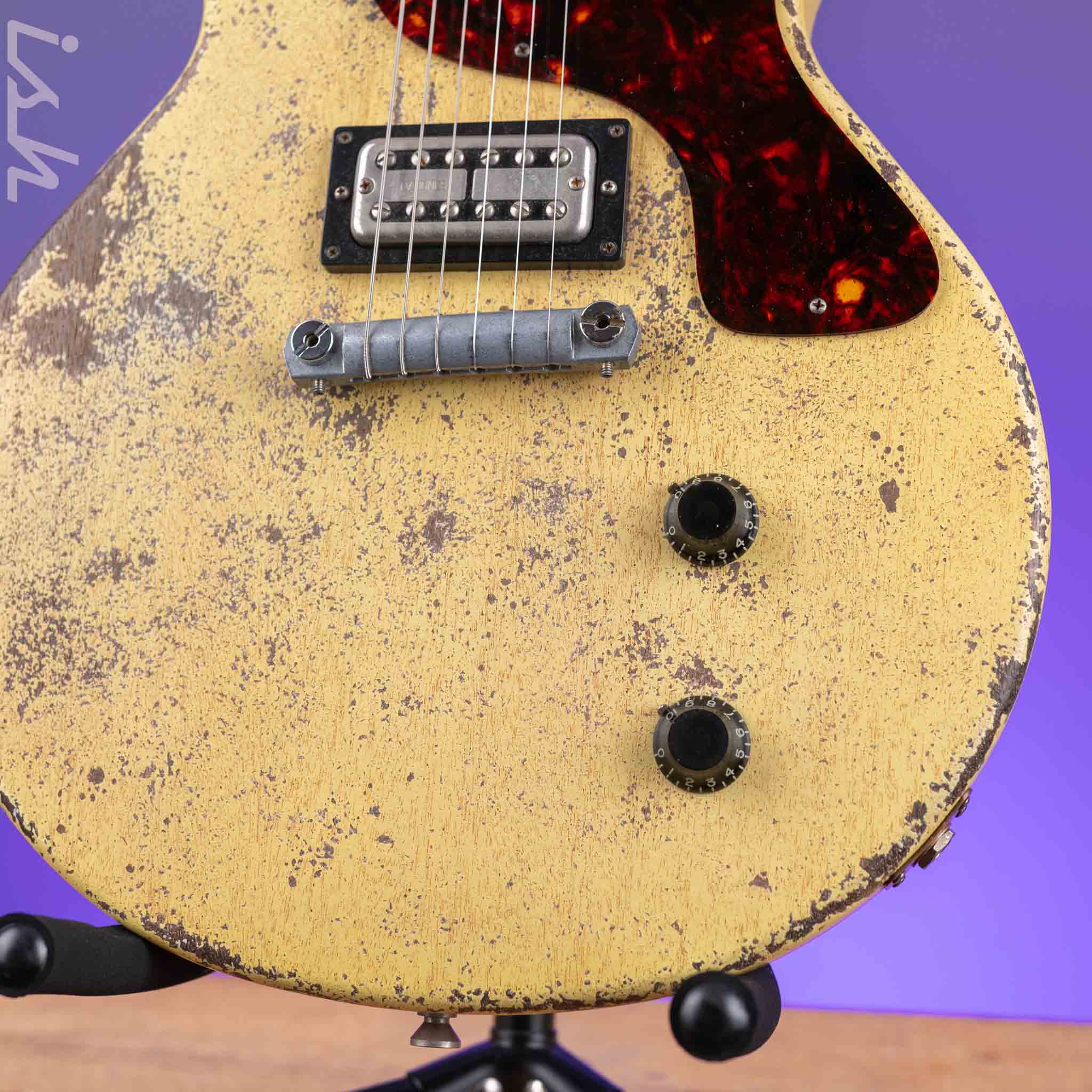 2020 Rock N Roll Relics Thunders DC Aged Yellow - Image 4