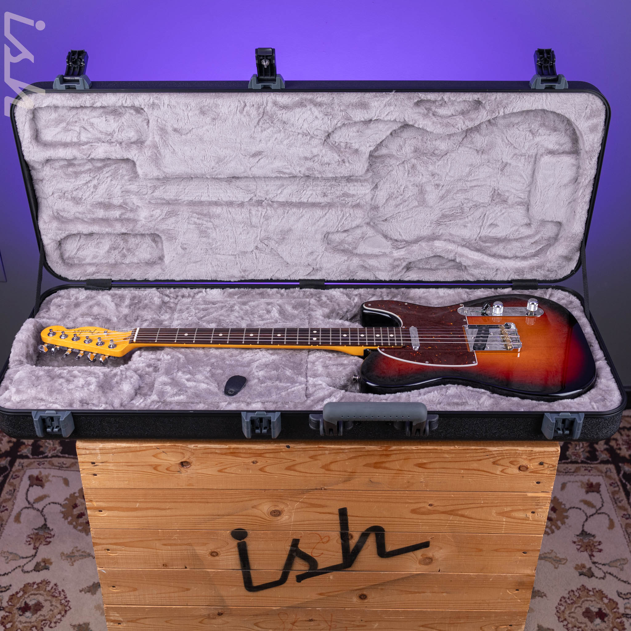 2022 Fender American Pro II Telecaster Sunburst - Image 17
