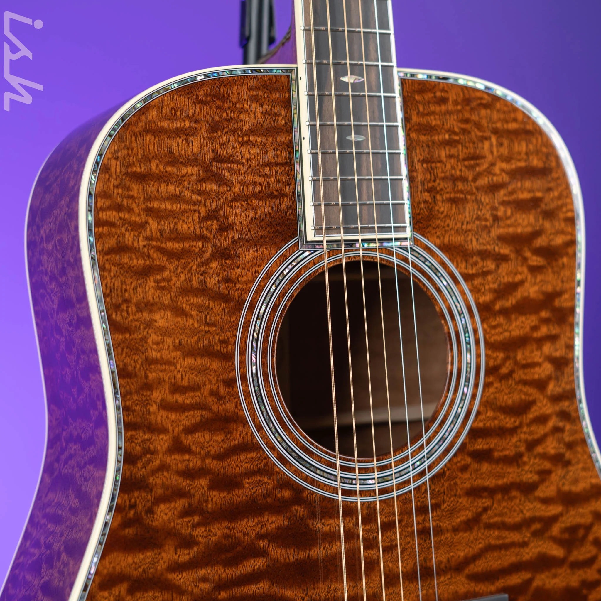 Martin D-42 Style Custom Shop - Quilted Pommele Sapele Premium Mahogany - Image 3