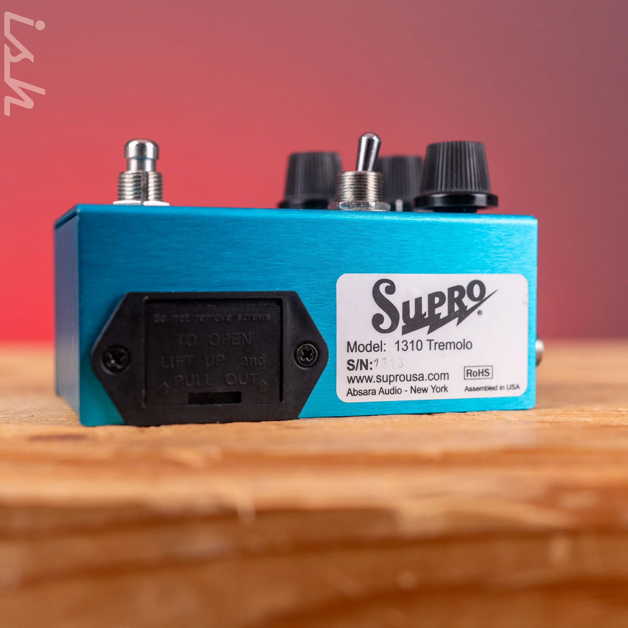 2023 Supro 1310 Tremolo Guitar Pedal - Image 4