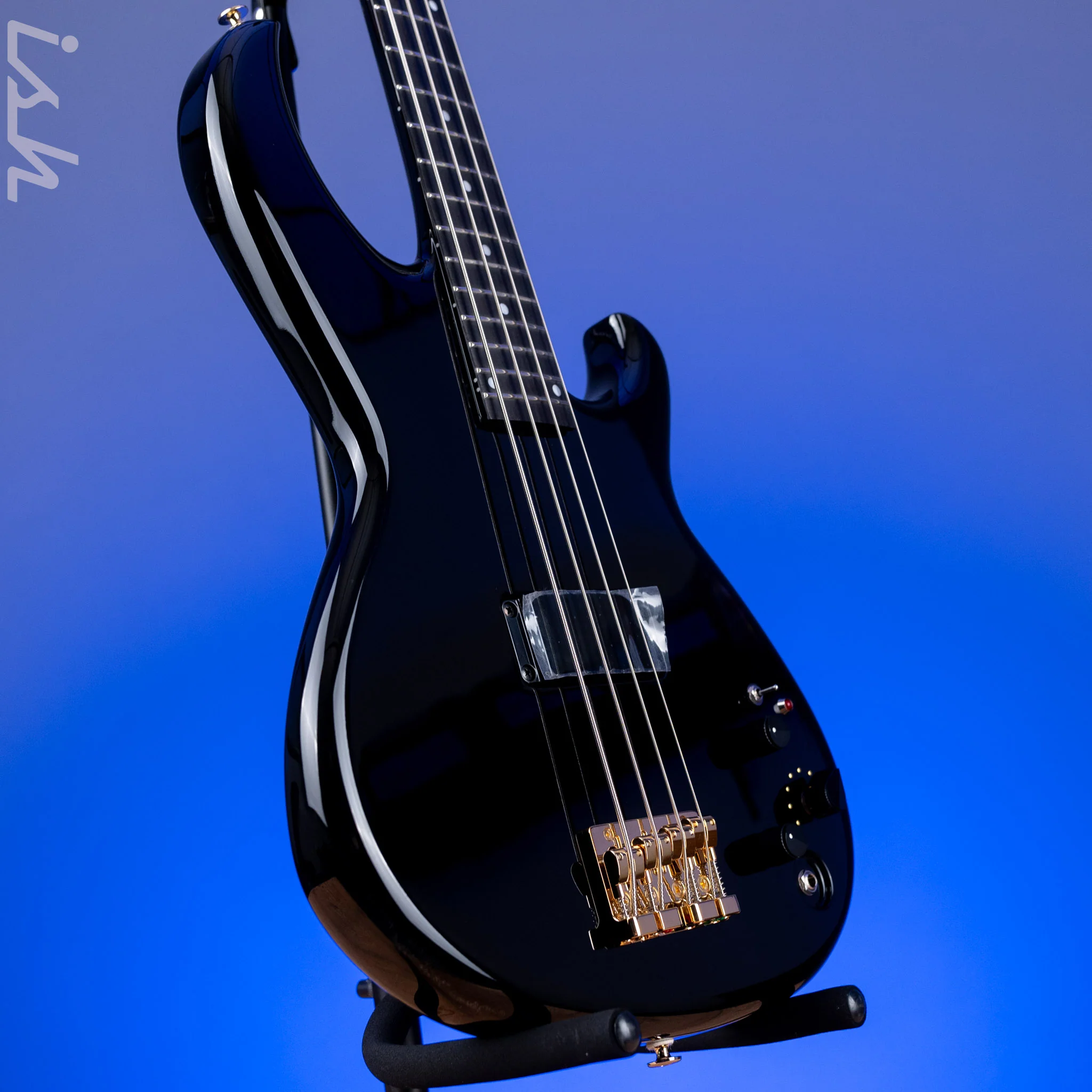 Aria Pro II SB-1000 4-String Bass Solid Black - Image 3