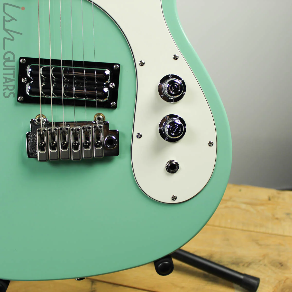 Danelectro ‘64XT Vintage Aqua - Image 4