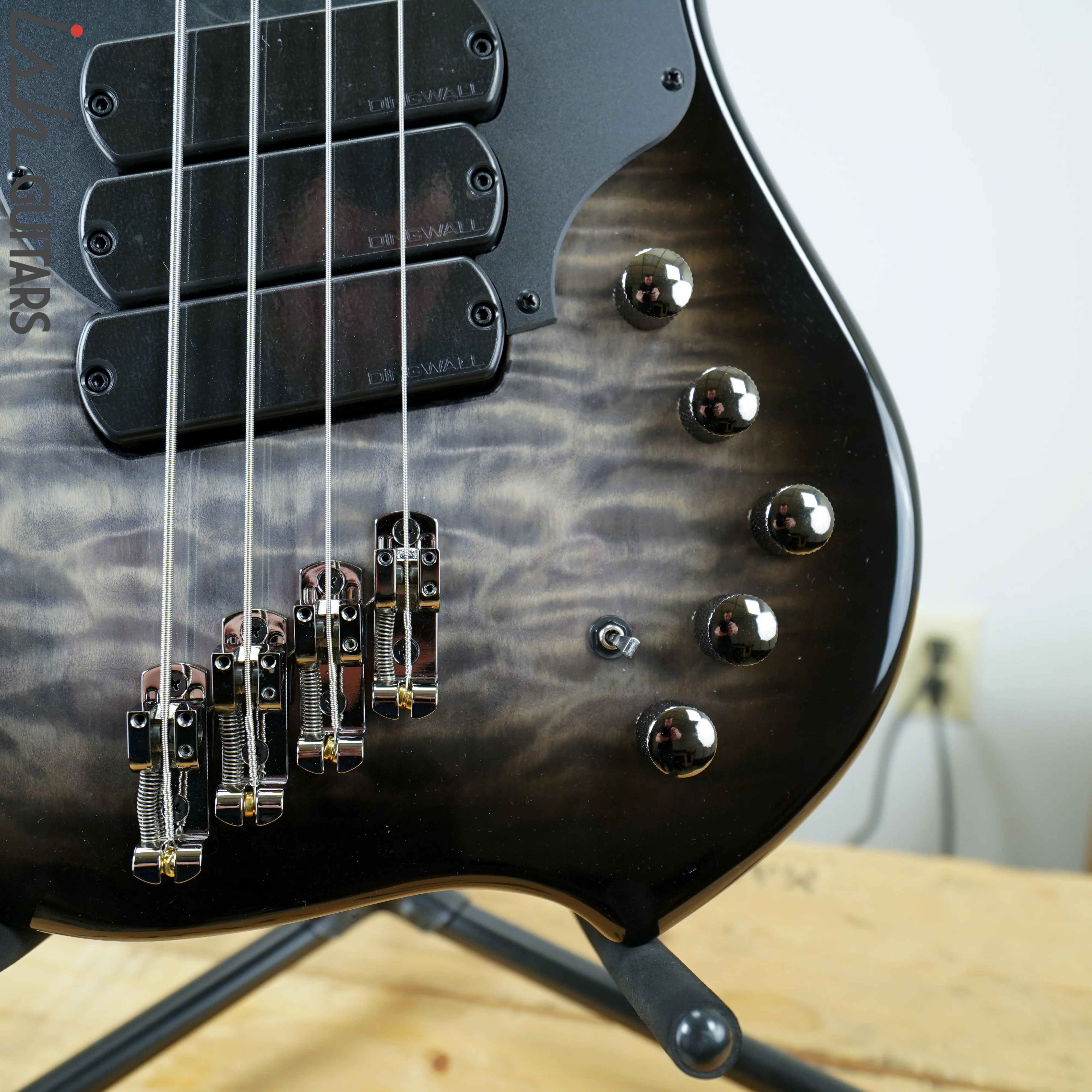 Dingwall Combustion 4 String 3 Pickup 2 Tone Blackburst Pau Ferro - Image 4