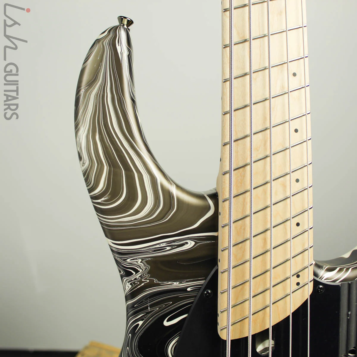 Dingwall NG2 5-String Ducati White Swirl B-STOCK - Image 3