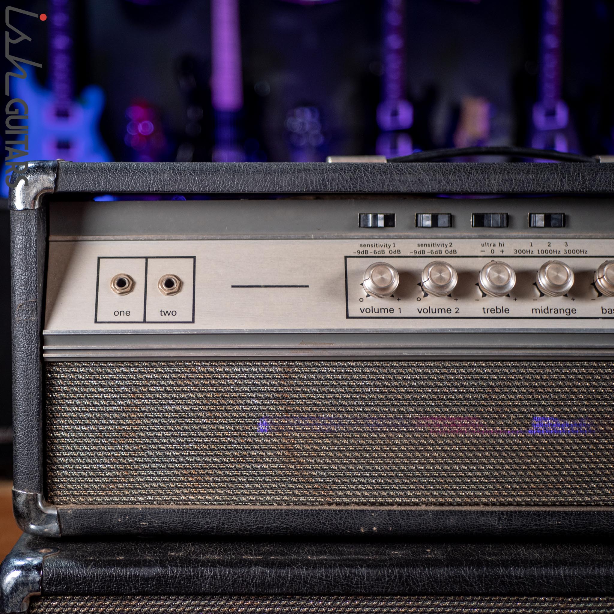 Early 1970s Ampeg V-4 Guitar/Bass Amplifier Head and Cabinet w/ Reverb - Image 3