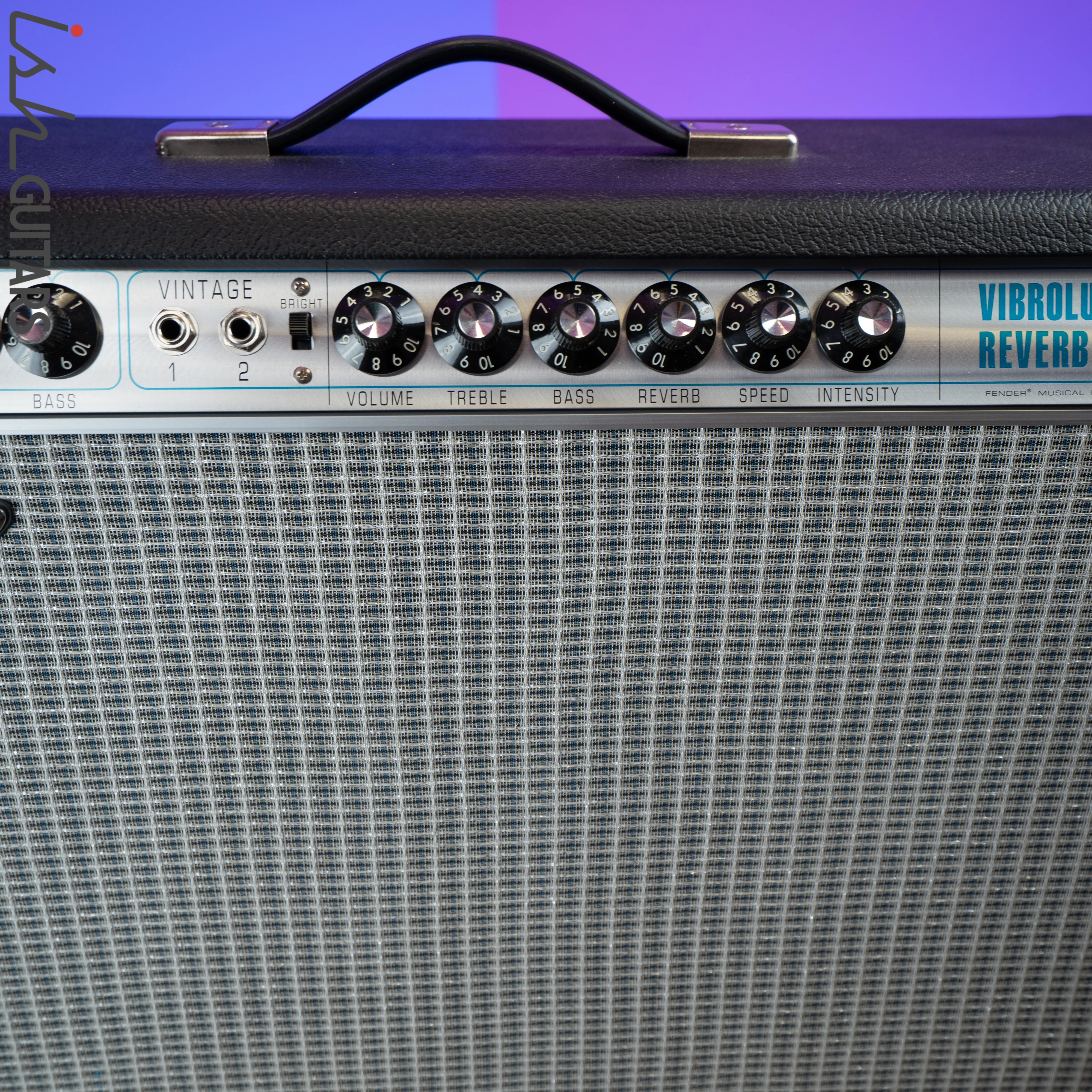 Fender ‘68 Custom Vibrolux Reverb Reissue 2x10 Combo - Image 4