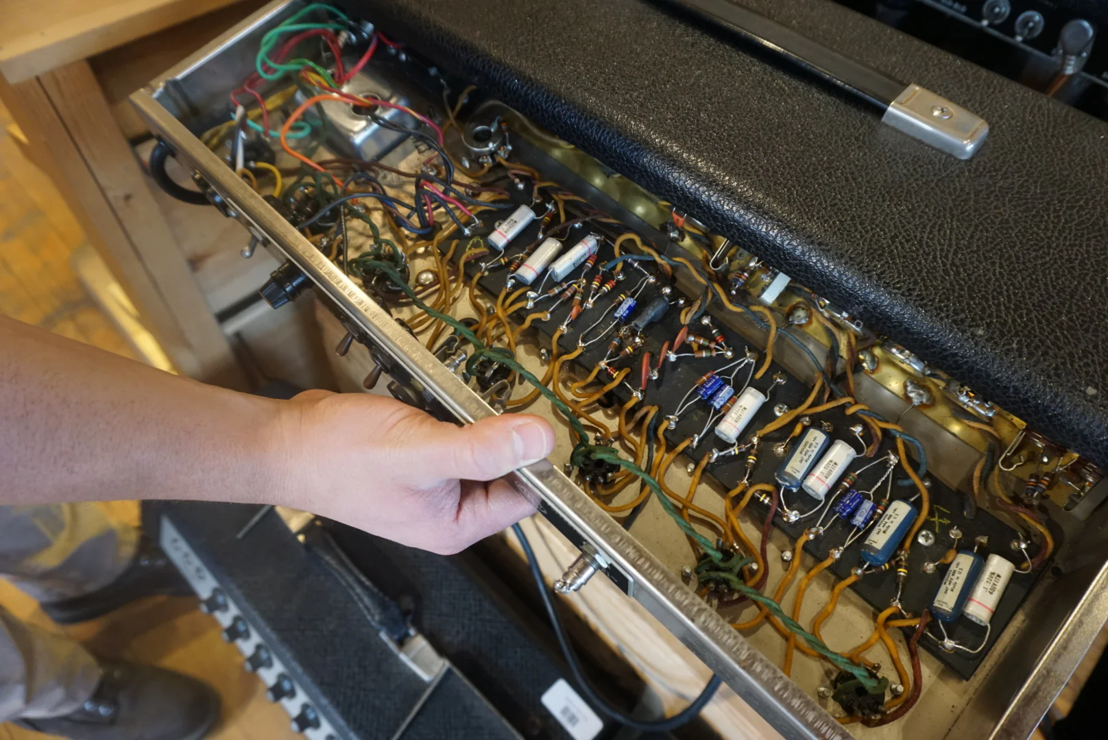 1965 Fender Deluxe Amp Non Reverb Blackface - Image 6