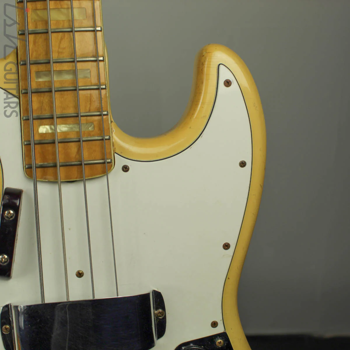 1976 Fender Jazz Bass Rare Olympic White - Image 4