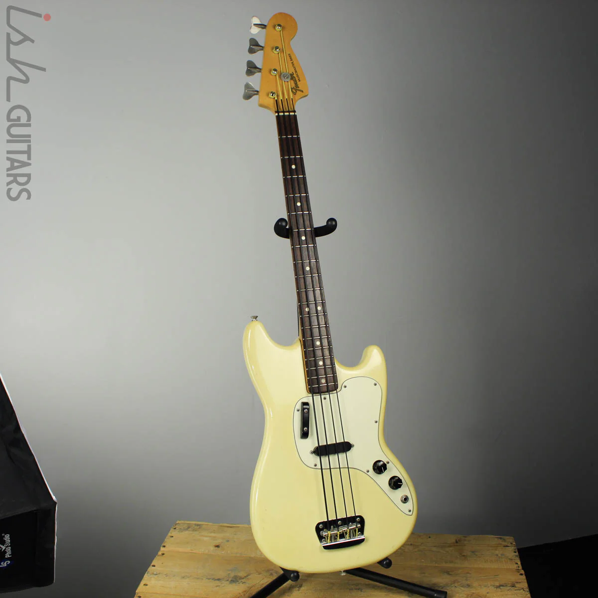 1976 Fender Musicmaster Bass Short Scale Olympic White w/OHSC - Image 2