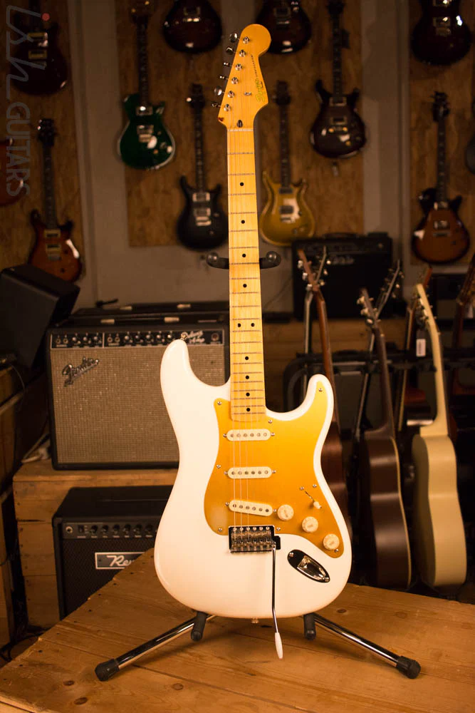 Fender Squire Classic Vibe 1957 Reissue Stratocaster Olympic White Gold Anodized Pickguard - Image 2