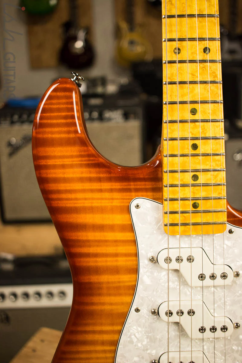 G&L Comanche Honeyburst Electric Guitar Birdseye Neck DEAD MINT! - Image 3