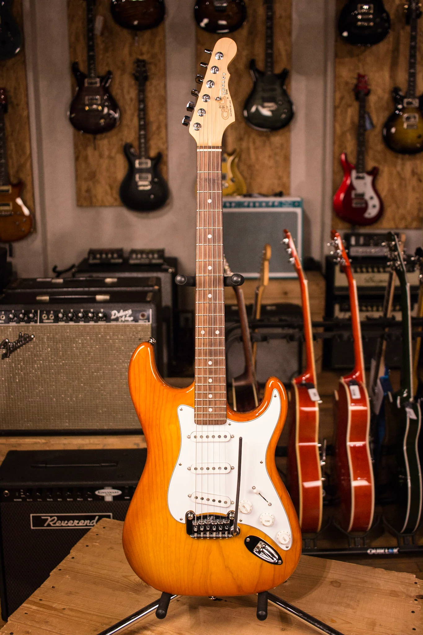 2015 G&L Legacy Honeyburst Maple Neck Rosewood Fingerboard Custom - Image 2