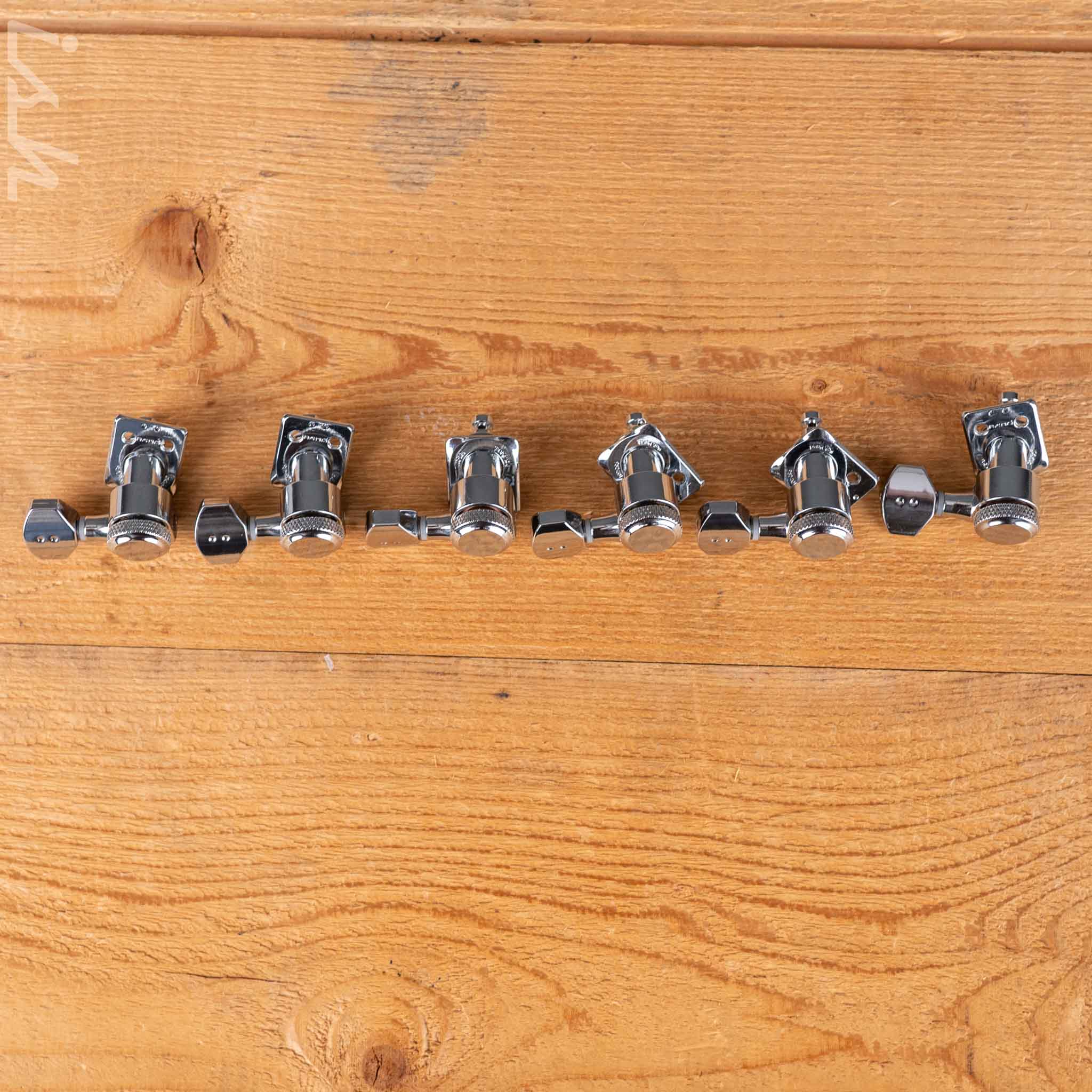 Graph Tech Ratio Electric Locking Machine Heads 6-In-Line Contemporary Mini - Image 4