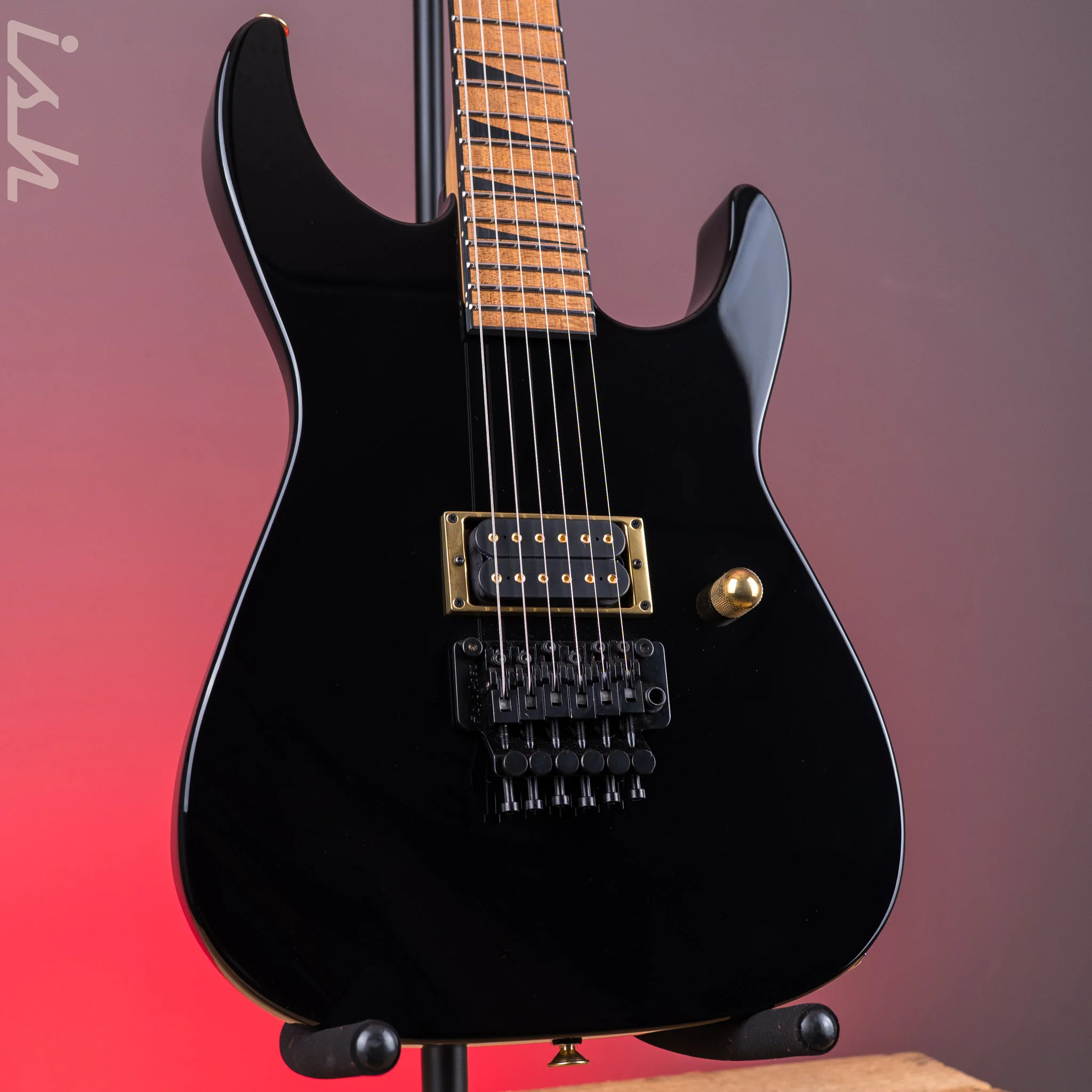 Jackson Custom Shop USA Special Edition Dinky Black Gold
